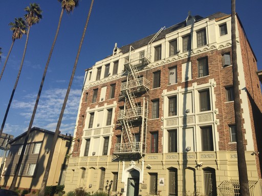 The Elmwood Apartments...One Bedroom in the Heart of Koreatown! CALL NOW! – photo 1
