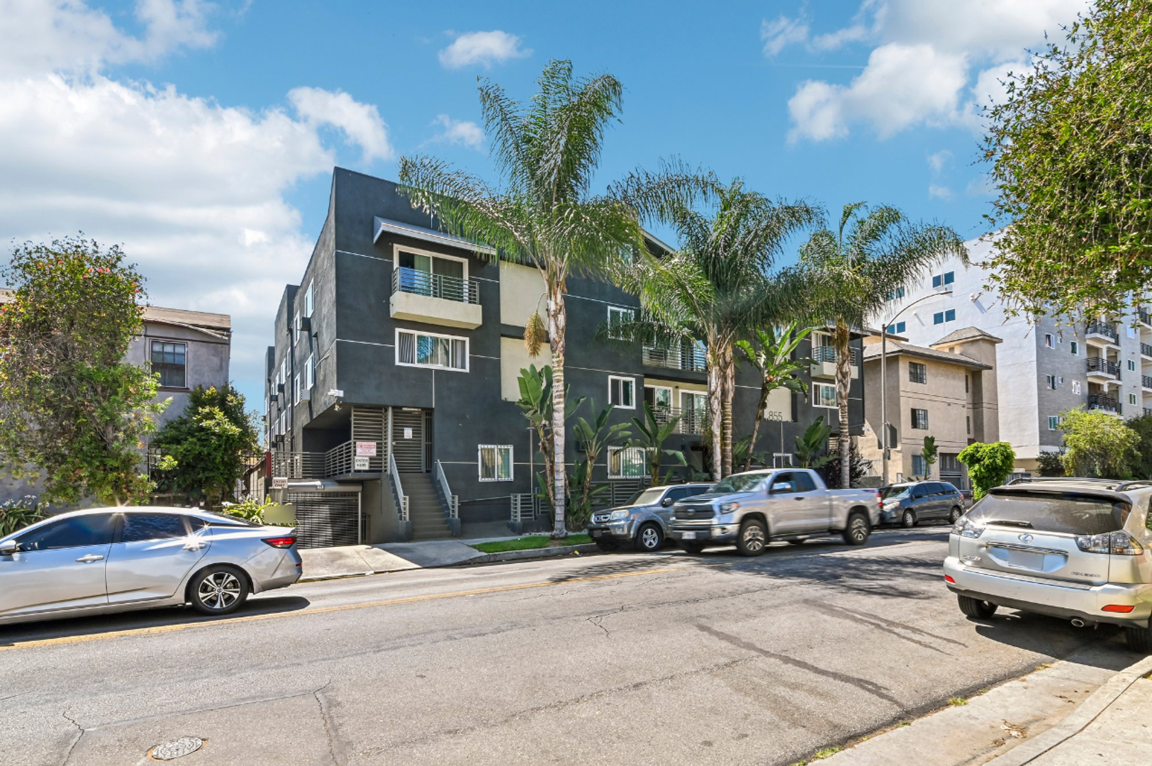 Los Angeles Apartment: 855 S. Harvard Blvd