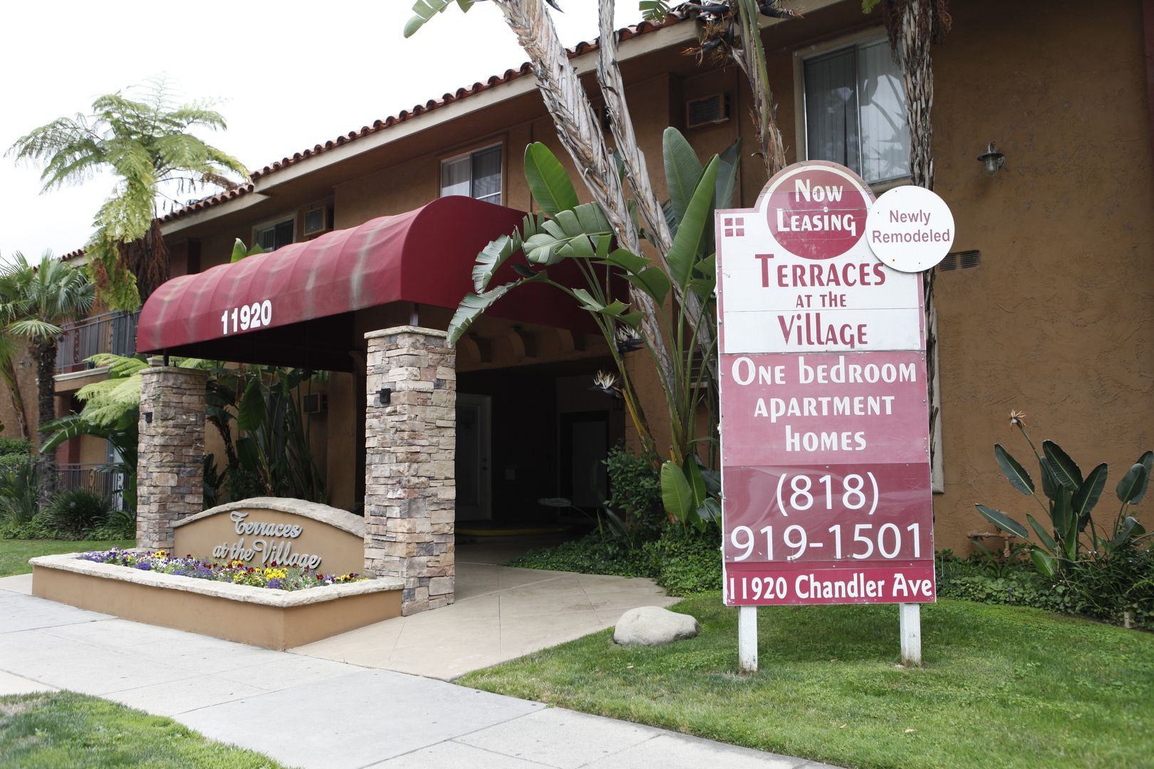 Valley Village Apartment: 11920 Chandler Blvd.