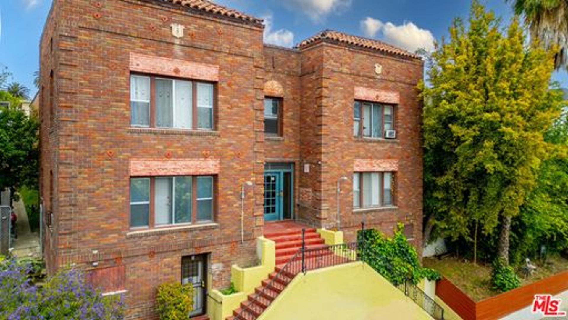 Los Angeles Apartment: 130 S. Coronado St.