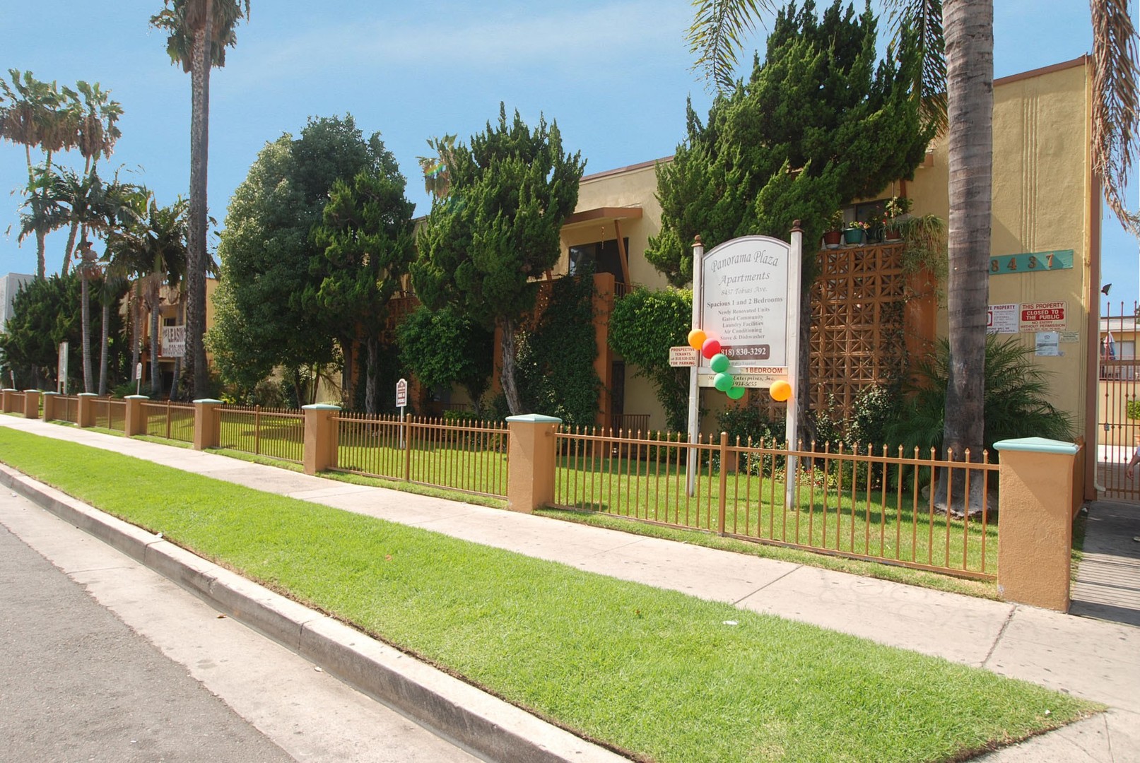 Panorama City Apartment: 8427, 8437 Tobias Ave.
