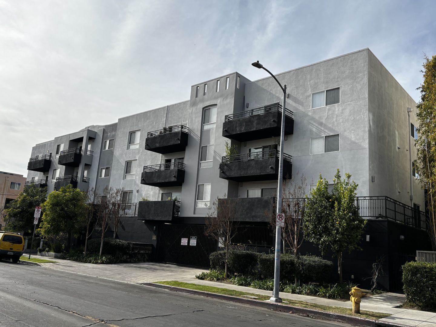 Panorama City Apartment: 7925 Ventura Canyon Ave.