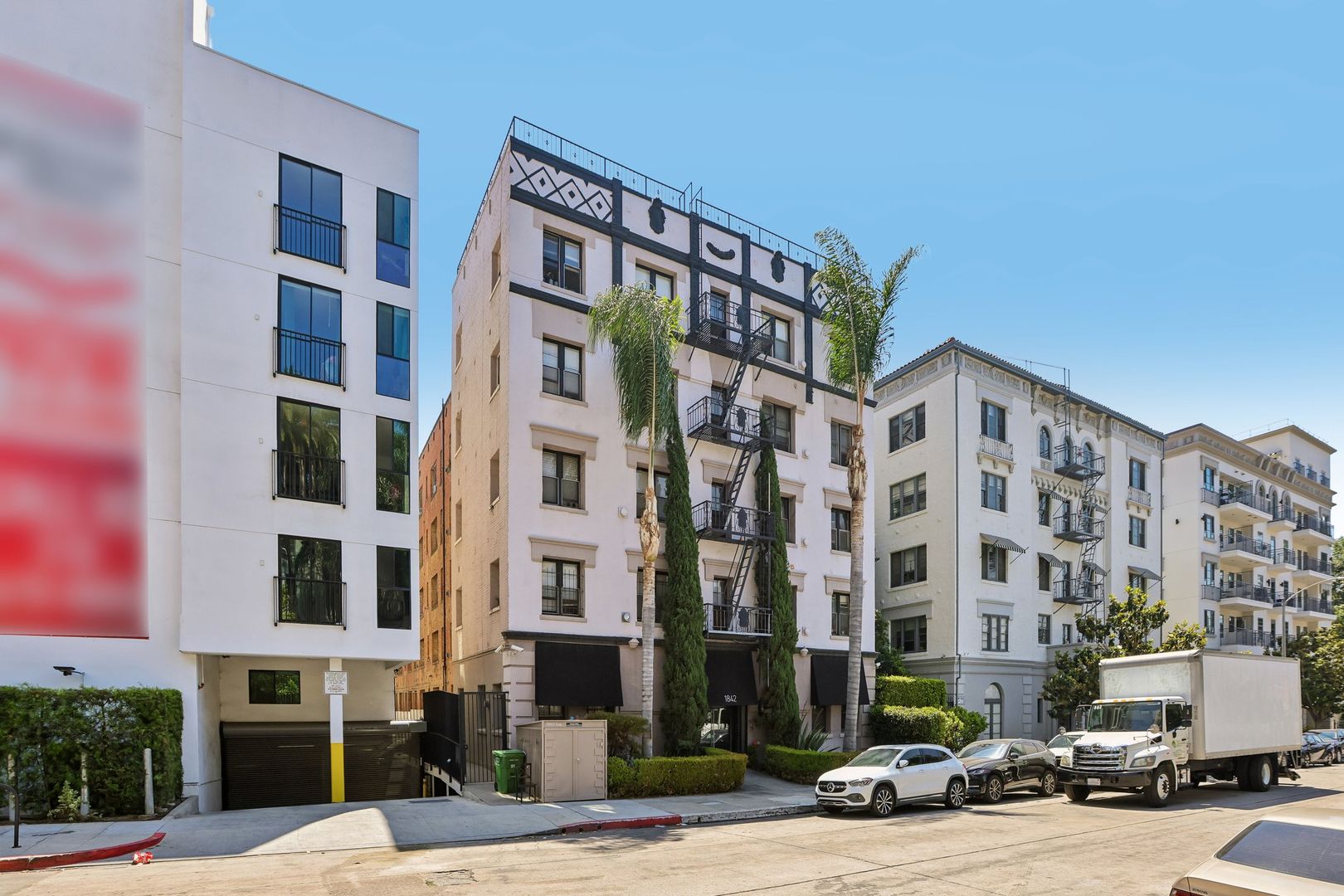 Hollywood Apartment: 1842 N. Cherokee Ave