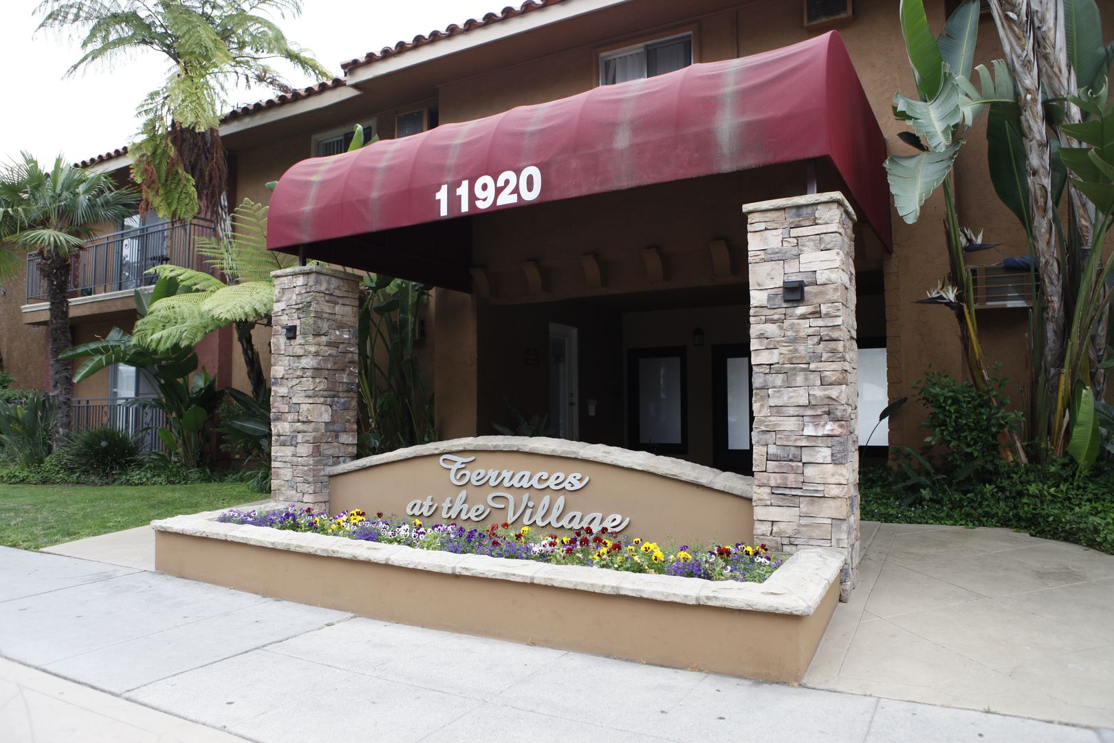 Valley Village Apartment: 11920 Chandler Blvd.