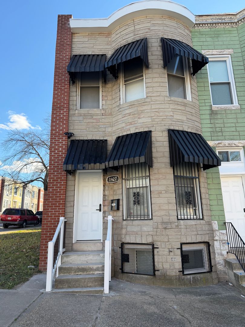 Baltimore Apartment: 1927 Harlem Avenue