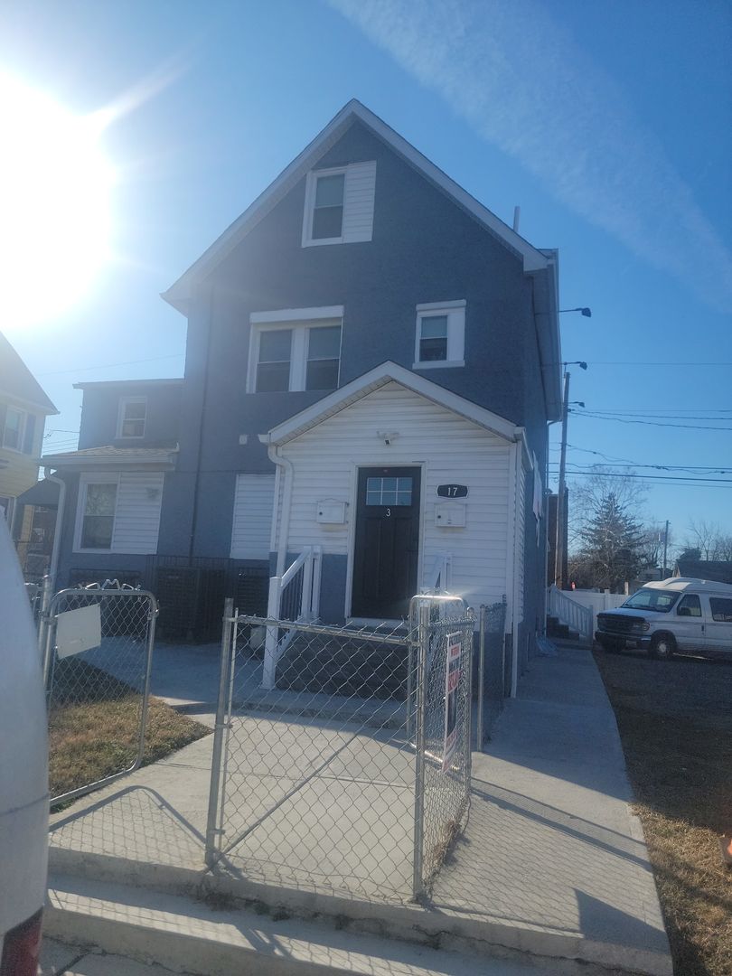 Baltimore Townhome: 17 West Talbott Street