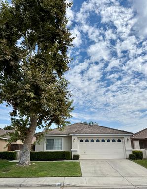 Beautiful Home in Silver Creek! – photo 1
