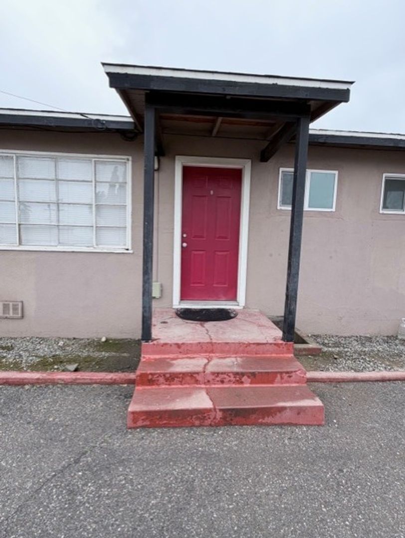 Bakersfield Apartment: 1017 El Tejon Ave