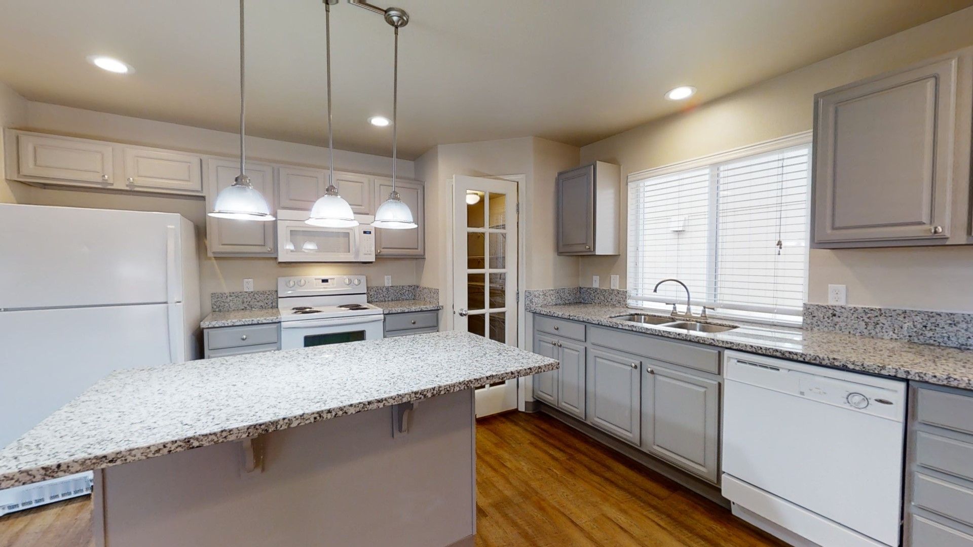 Puyallup House: 18324 80th Ave E