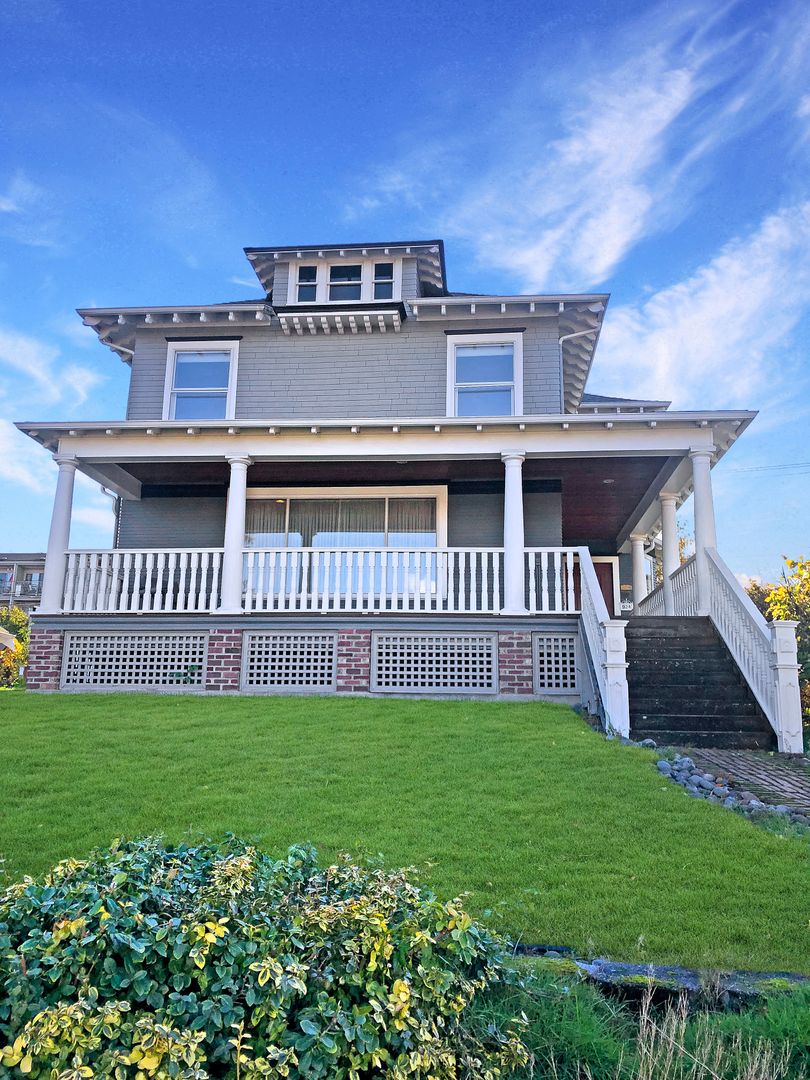 Tacoma Apartment: 924 North J Street