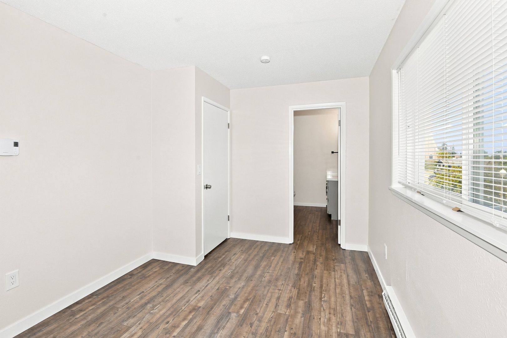 North Tacoma 2bed/1.5bath unit - #7 Renovated with washer/dryer Move-In Special: FREE 42 inch flatscreen tv for those tenants that move in by 9/30 11 of 12