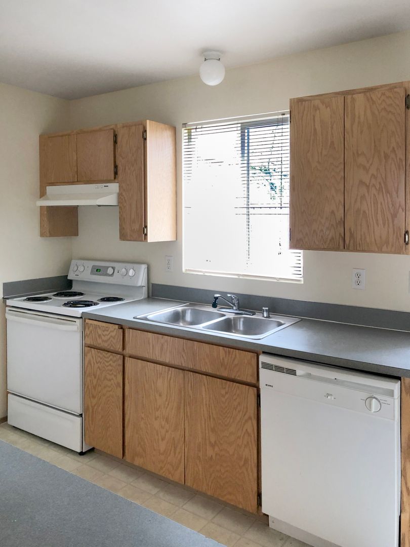 Tacoma Apartment: 4707 S. Puget Sound Ave