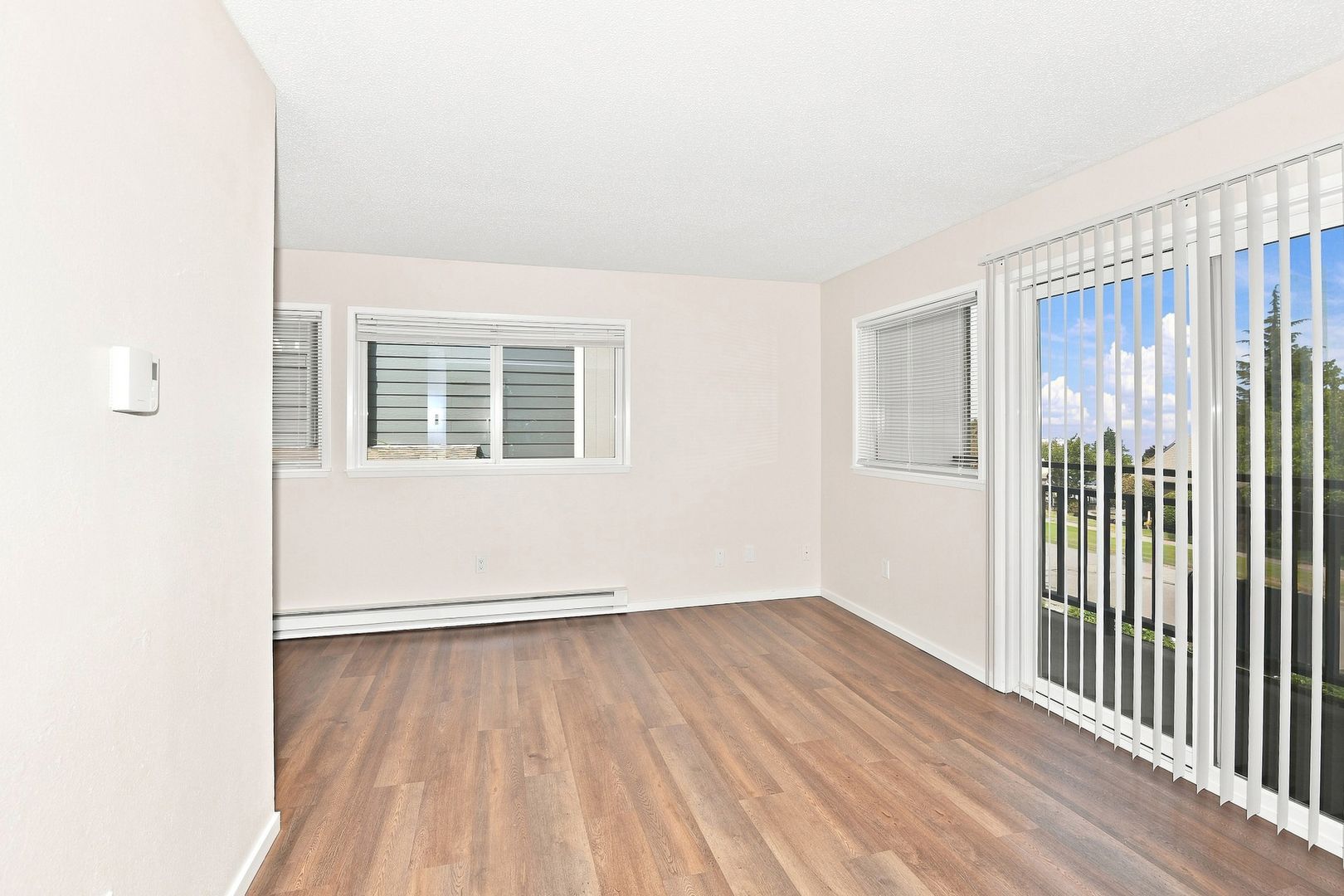 North Tacoma 2bed/1.5bath unit - #7 Renovated with washer/dryer Move-In Special: FREE 42 inch flatscreen tv for those tenants that move in by 9/30 4 of 12