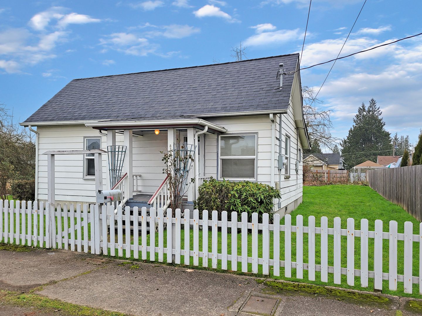 Kent House: 839 1st Ave North
