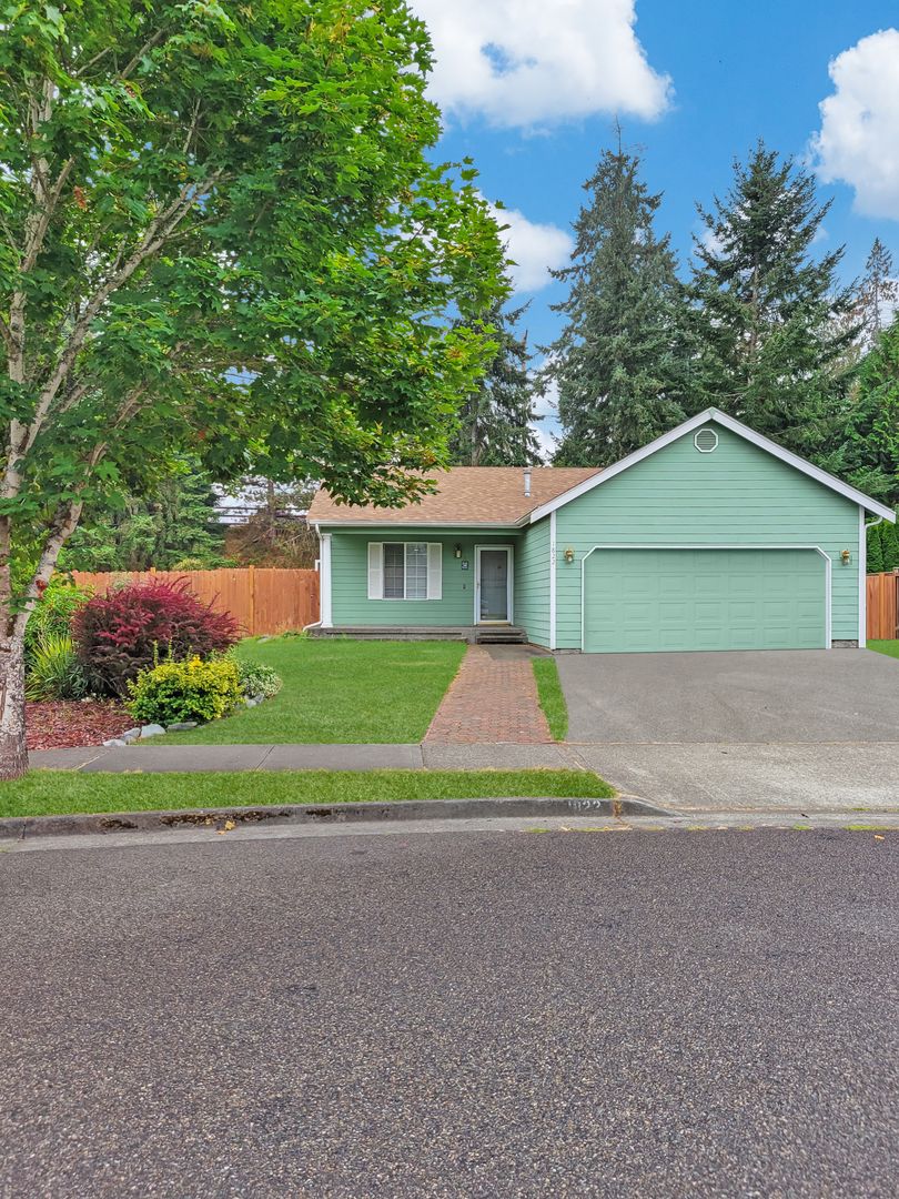 Puyallup House: 1822 22nd Ave SE