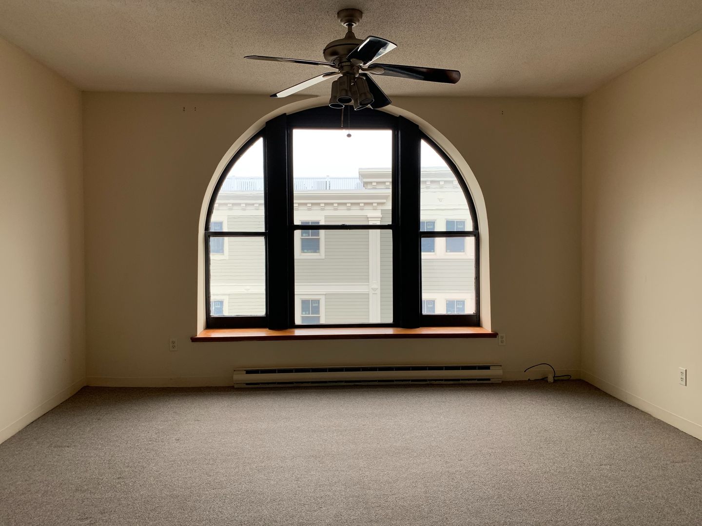 Mystic Apartment: 75 Steamboat Wharf