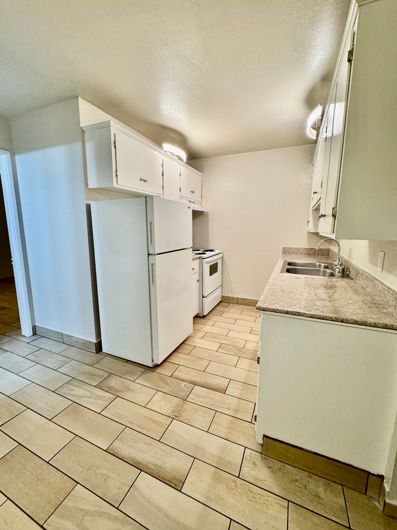 Stockton Apartment: 221 Quincy St.