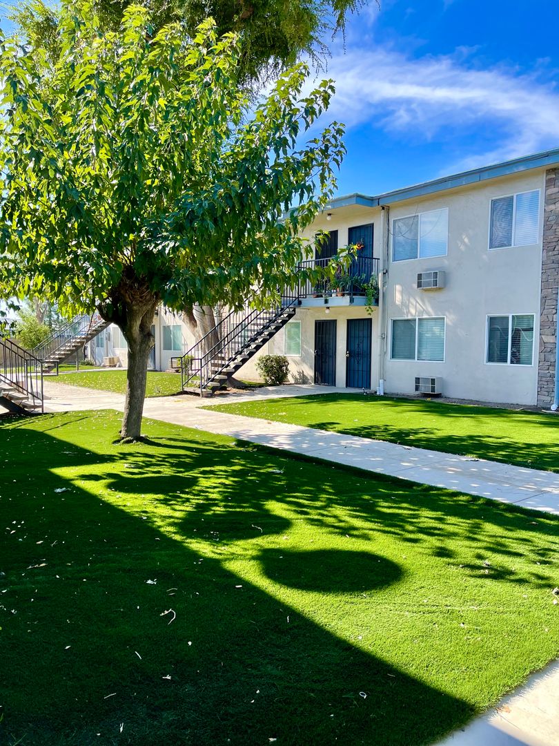Stockton Apartment: 221 Quincy St.
