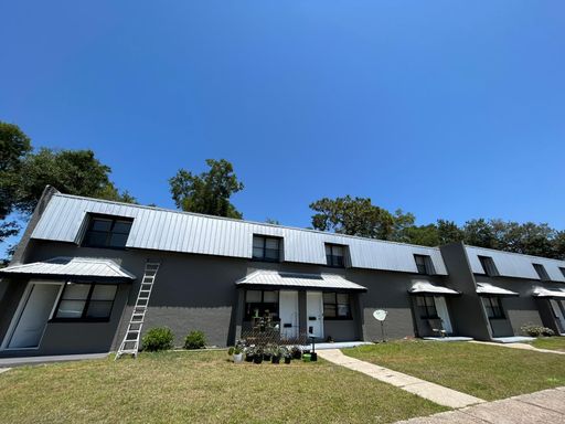 Townhome 2 Bedrooms / 1 bathroom – photo 1