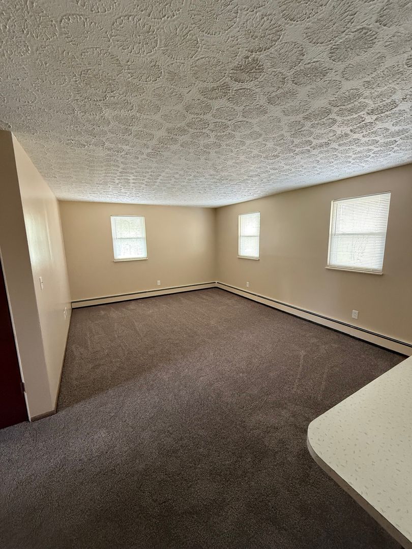 Boardman Apartment: 355 Meadowbrook