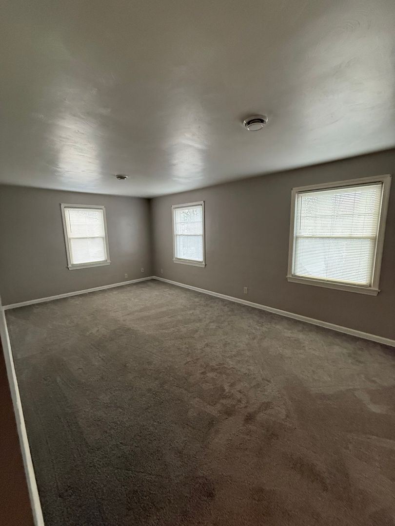 Youngstown Apartment: 5111-5113 Allen Drive