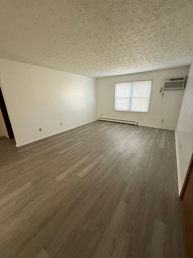 Boardman Apartment: 5008 West Blvd