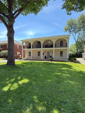 Excellent Location! Updated and Spacious 3 Bedroom Boardman Apartment for Rent – photo 1