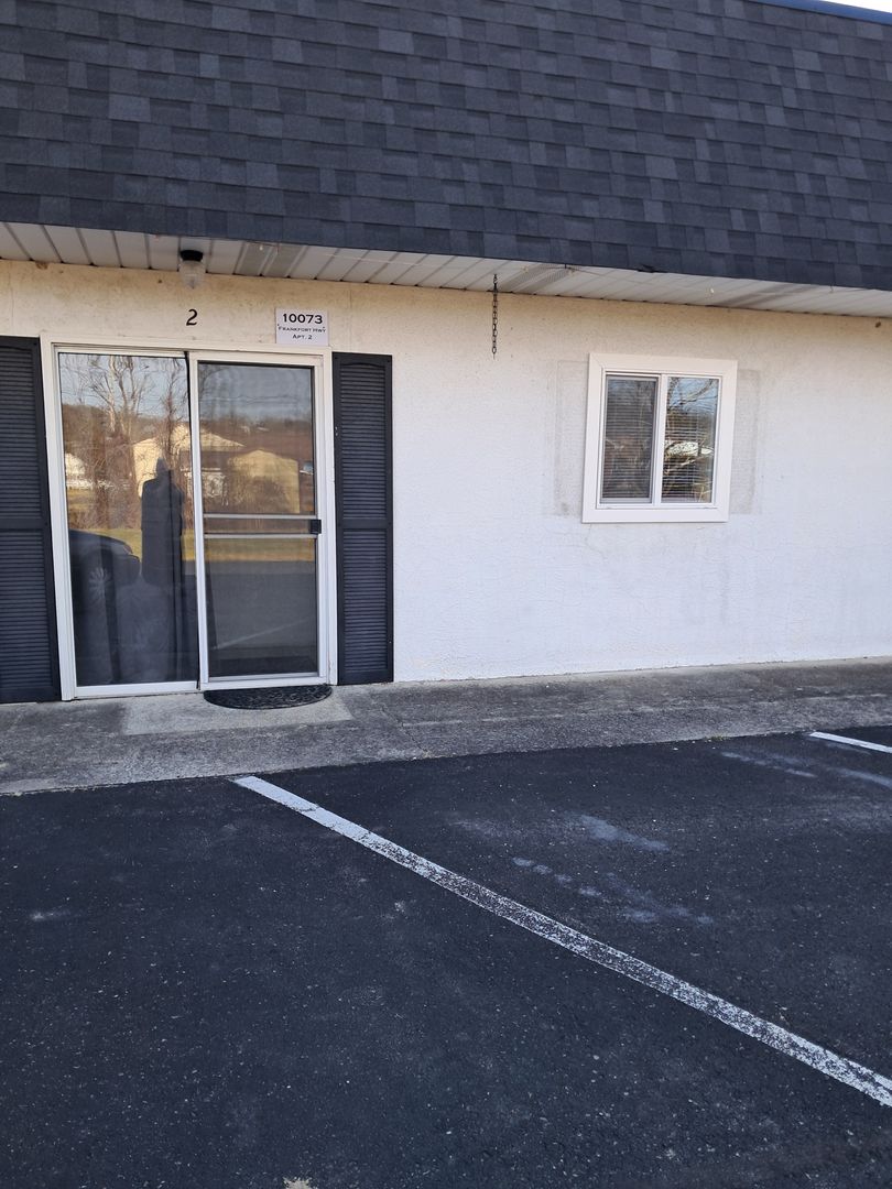 Fort Ashby Apartment: 100069-100073 Frankfort Highway