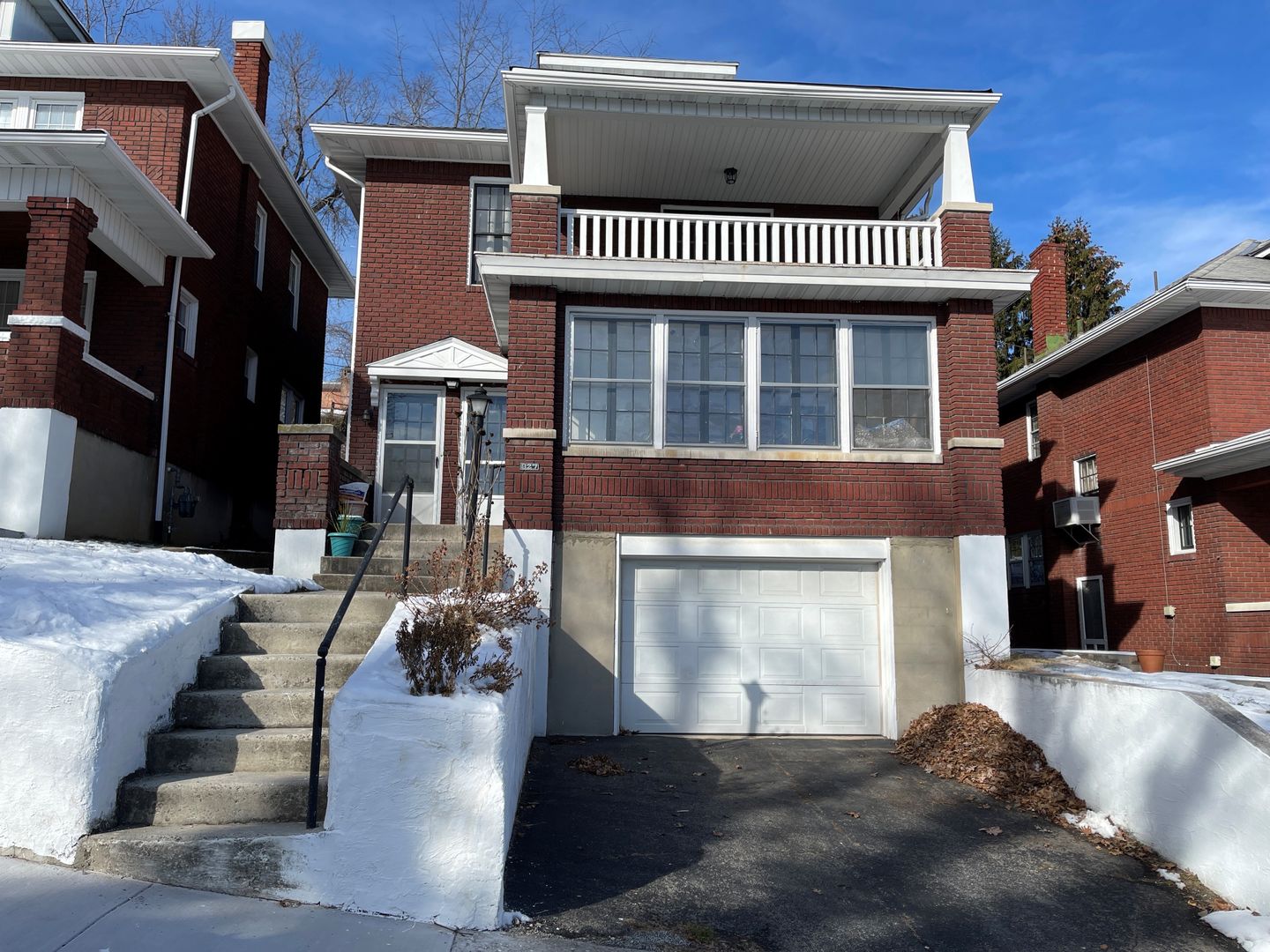 Cumberland Apartment: 827-829 Mt Royal Ave