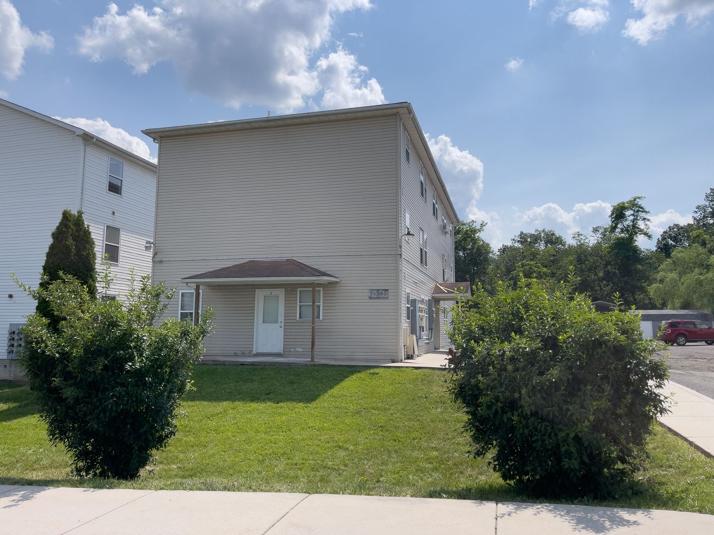 Frostburg Apartment: 4 Bobcat Court
