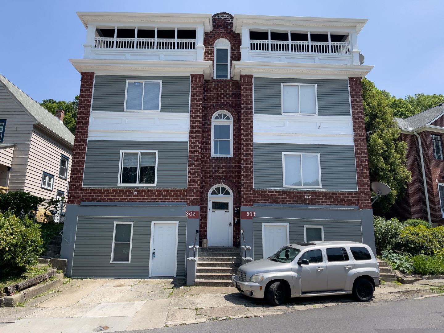 Cumberland Apartment: 802-804 Gephart