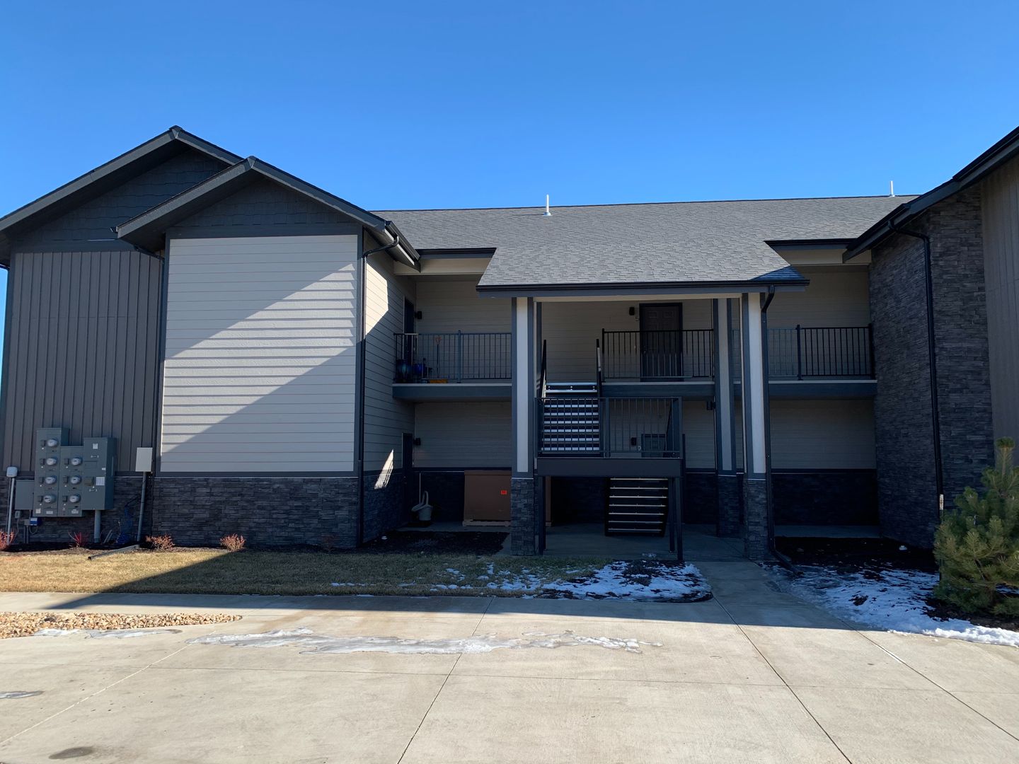 Windsor Condo: 610 Cedar St. Unit 5