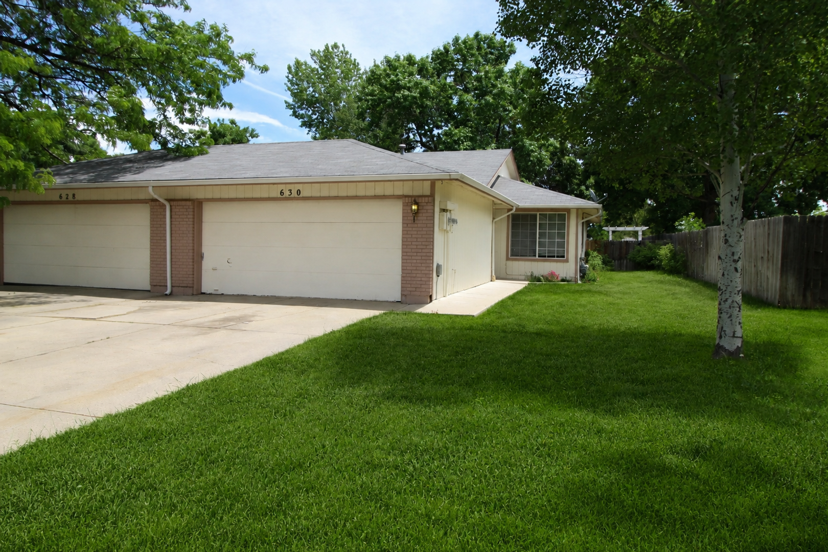 Loveland House: 628 Jocelyn Dr.