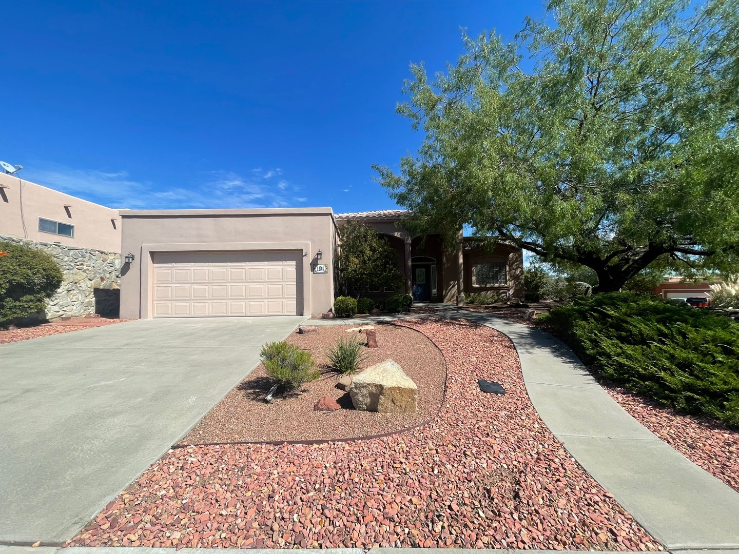 Las Cruces House: 1104 Cave Springs Trail