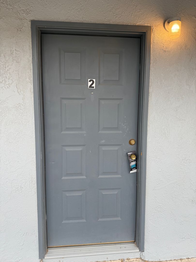 Las Cruces Apartment: 2805 E. Idaho Ave.