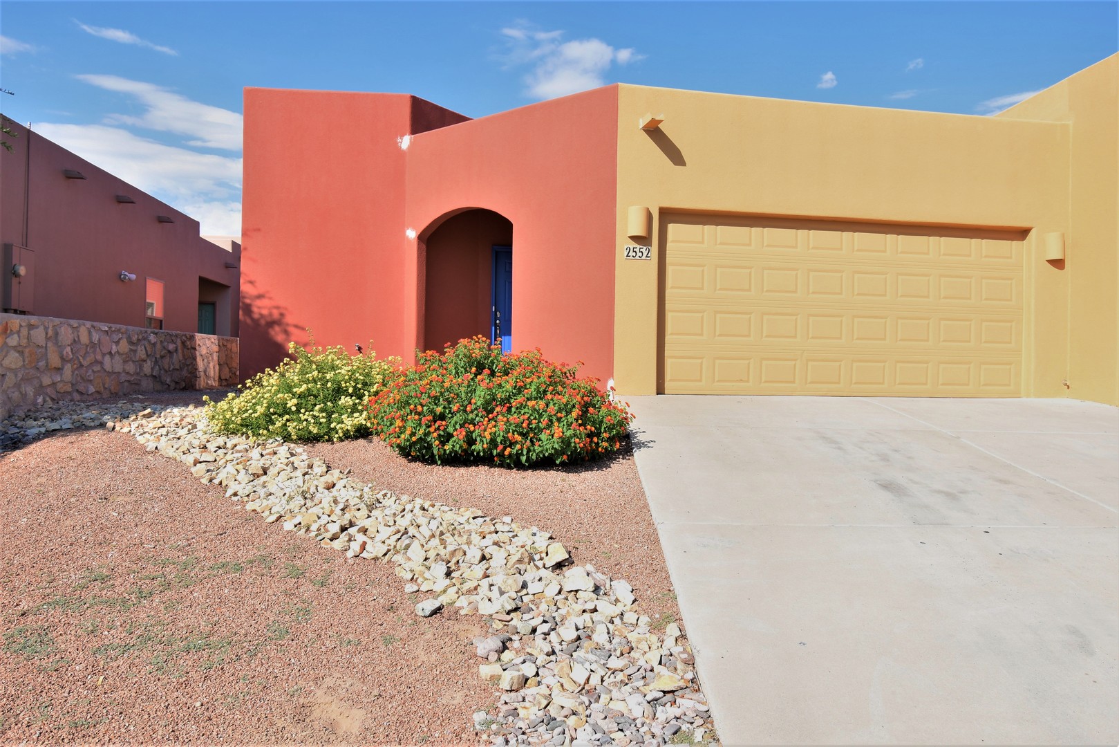 Las Cruces House: 2552 Los Misioneros
