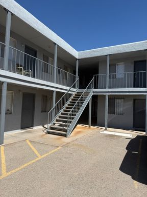1 Bed/ 1 Bath Located off Telshor