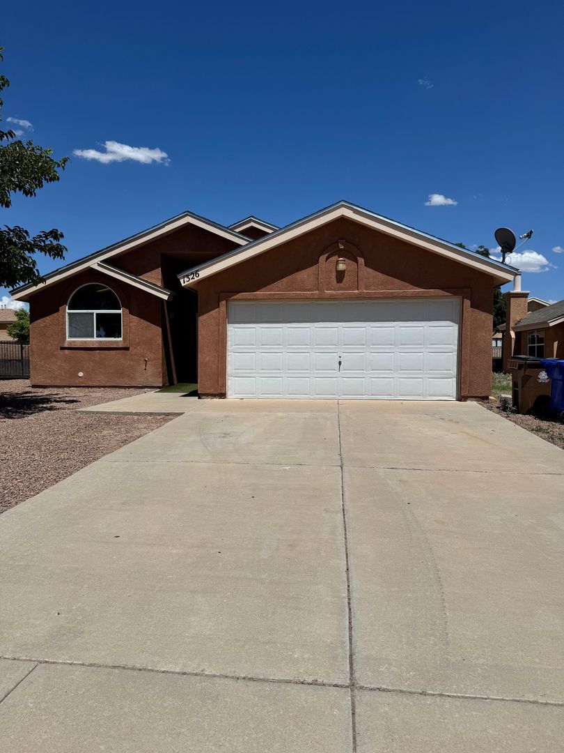 Las Cruces House: 1326 Magoffin Pl.