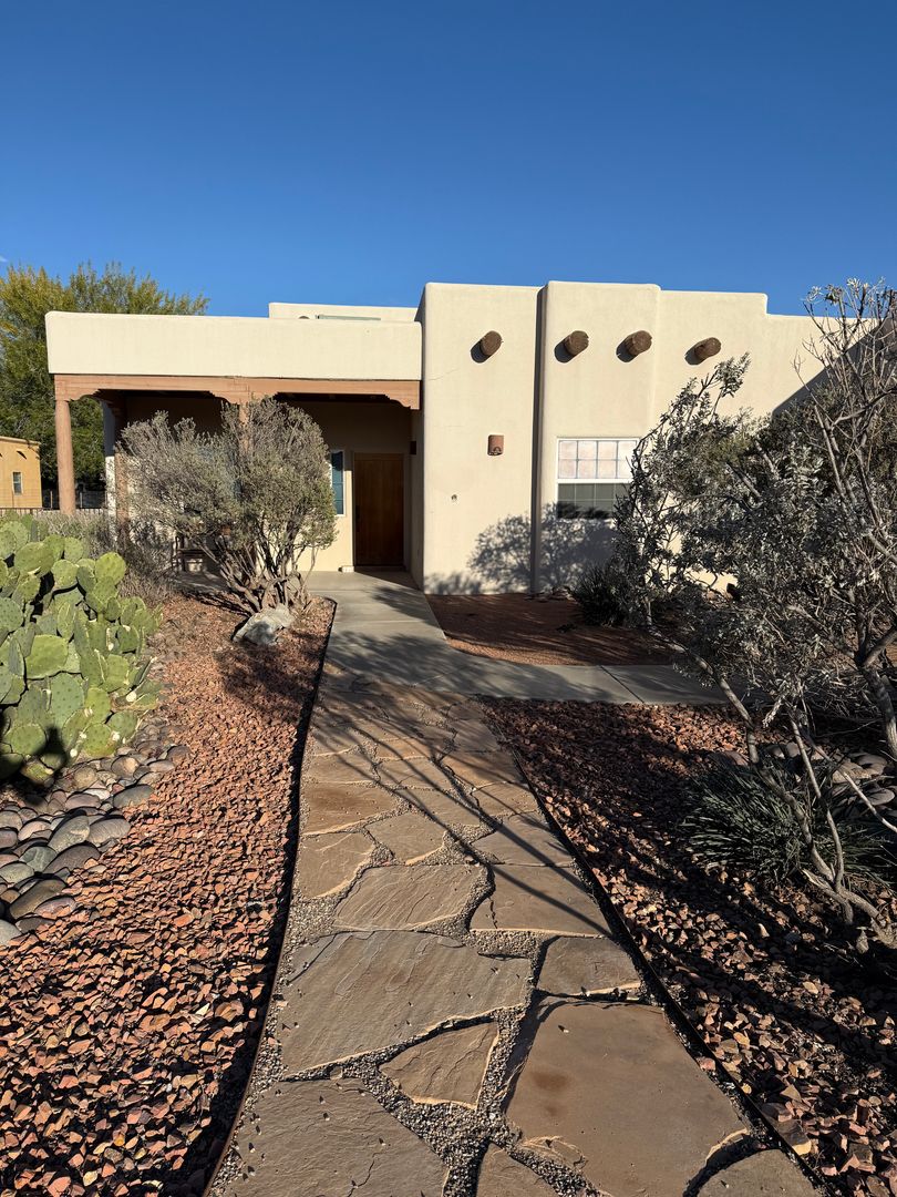 Las cruces House: 3878 Stoney Brook Cir.