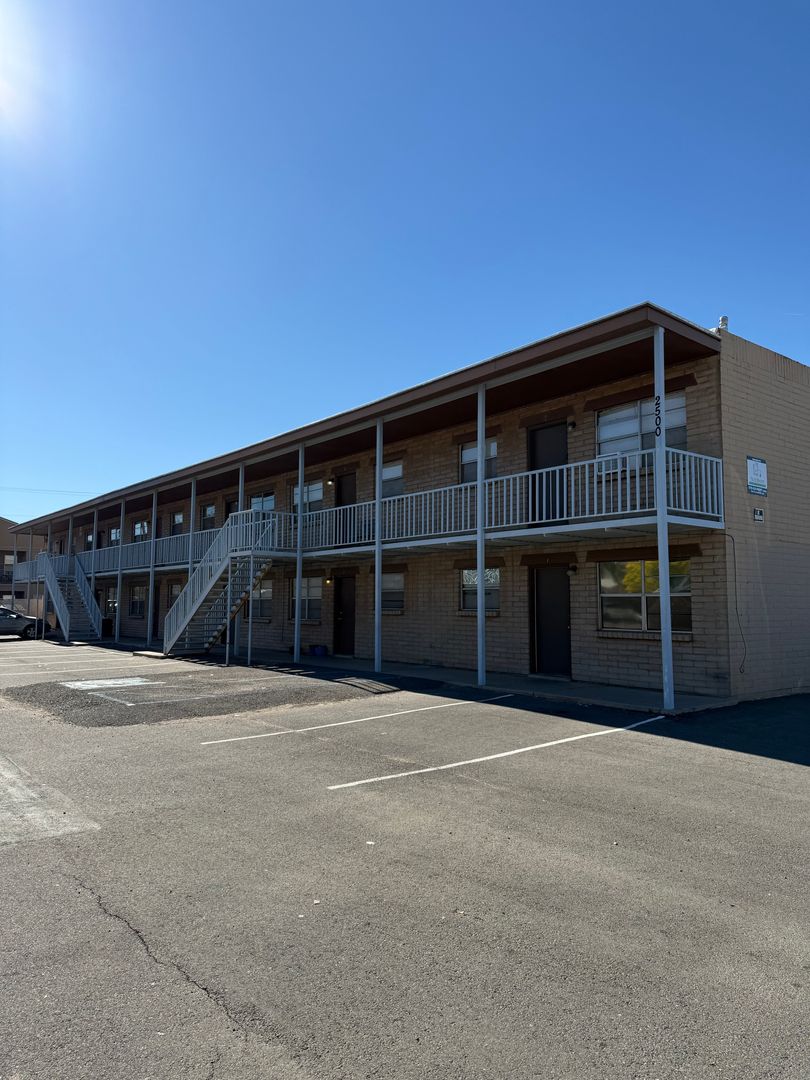 Las Cruces Apartment: 2500 Hagerty Rd.