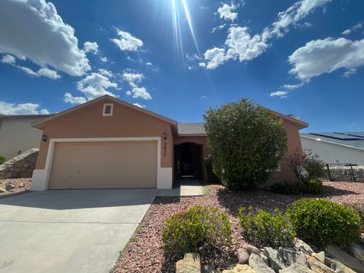 Cute 3 Bedroom/2 Bath Home off Roadrunner Pkwy – photo 1