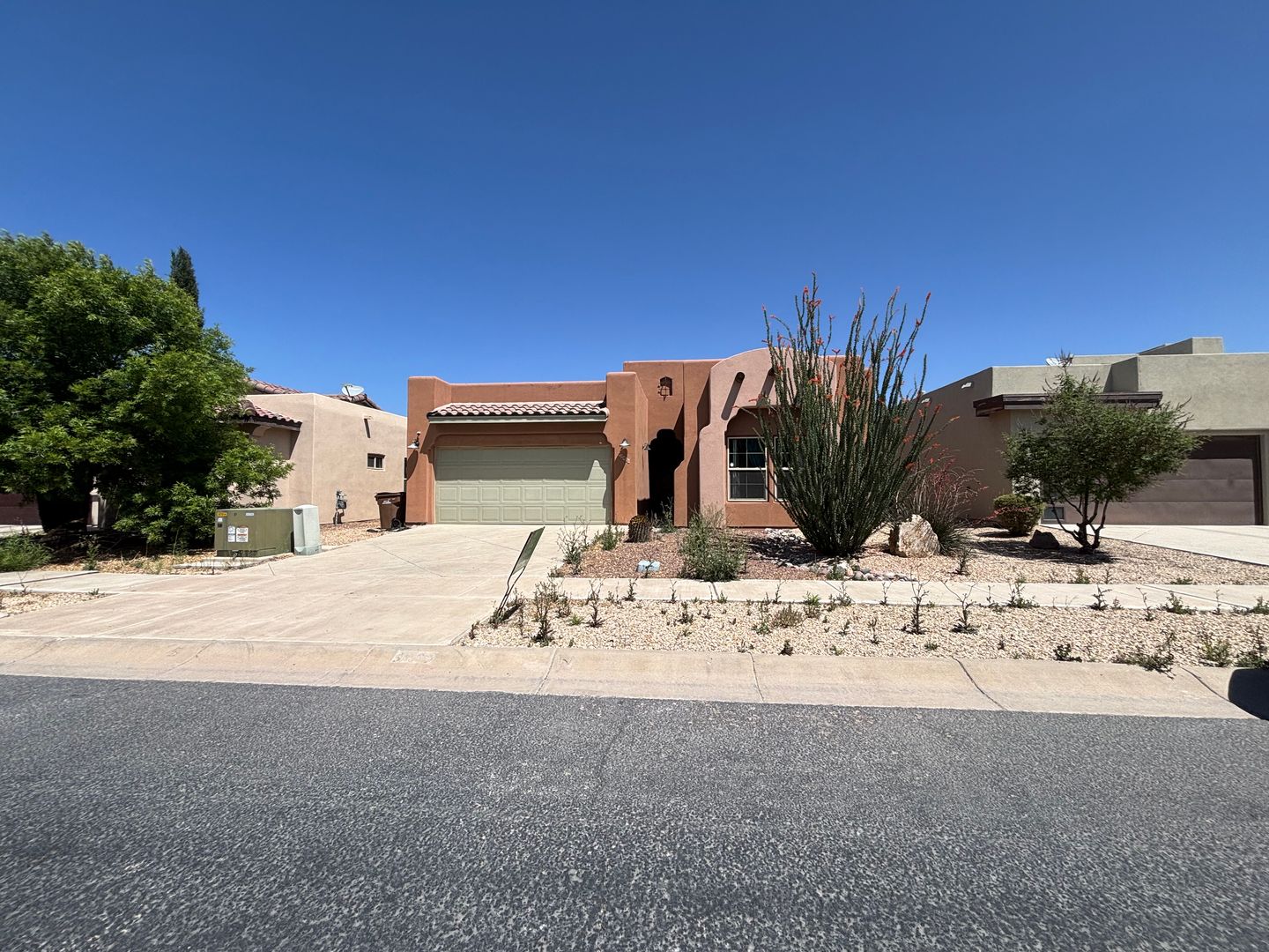 Las Cruces House: 3635 Santa Cecilia Ave.