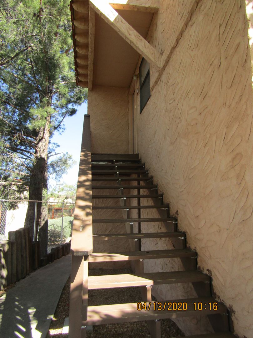 Las Cruces Apartment: 2922 Hillrise Dr.