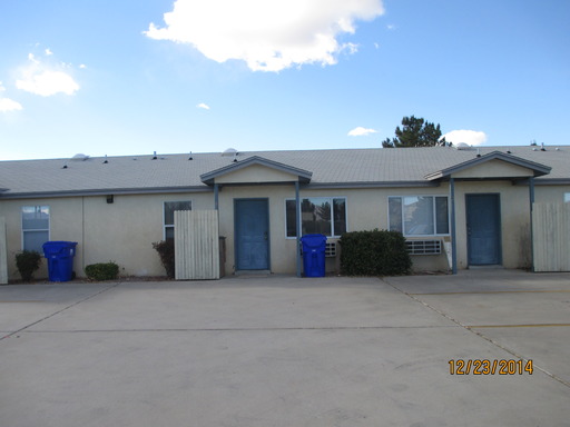 Beautiful 3 Bedroom, 2 Bathroom, Available Now!! – photo 1