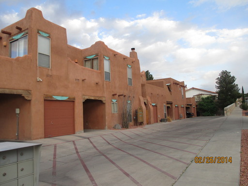 3 Bedroom, 2 Bath Town Home, 1 Car Garage Coming Soon – photo 1