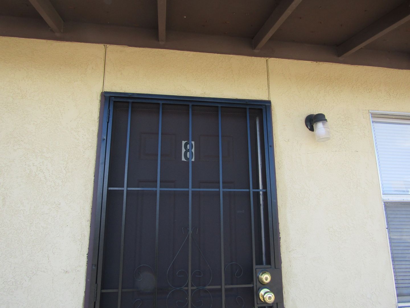 Las Cruces Apartment: 1100 La Fonda Dr.