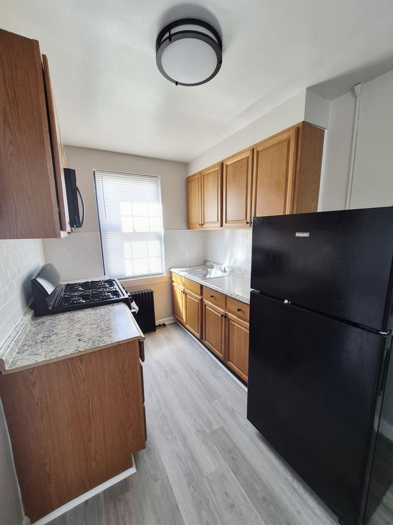 Camden Apartment: 3255 Crescent Drive