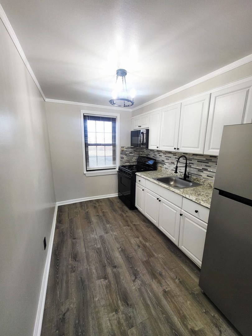 Camden Apartment: 3255 Crescent Drive