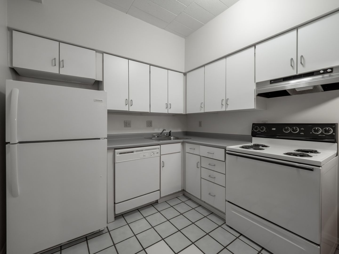 Swissvale Apartment: 2521 Milligan Way