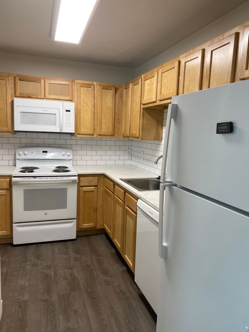 Lousiville Apartment: 1025 East South Boulder Road